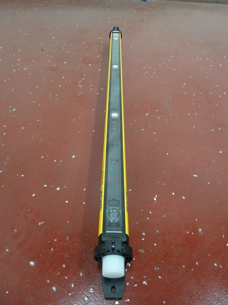 SICK M40Z-043020TT0 SENSOR 24 DC VOLTS (14879 - USED) - High-Performance Sensor Module for Industrial Applications - SICK