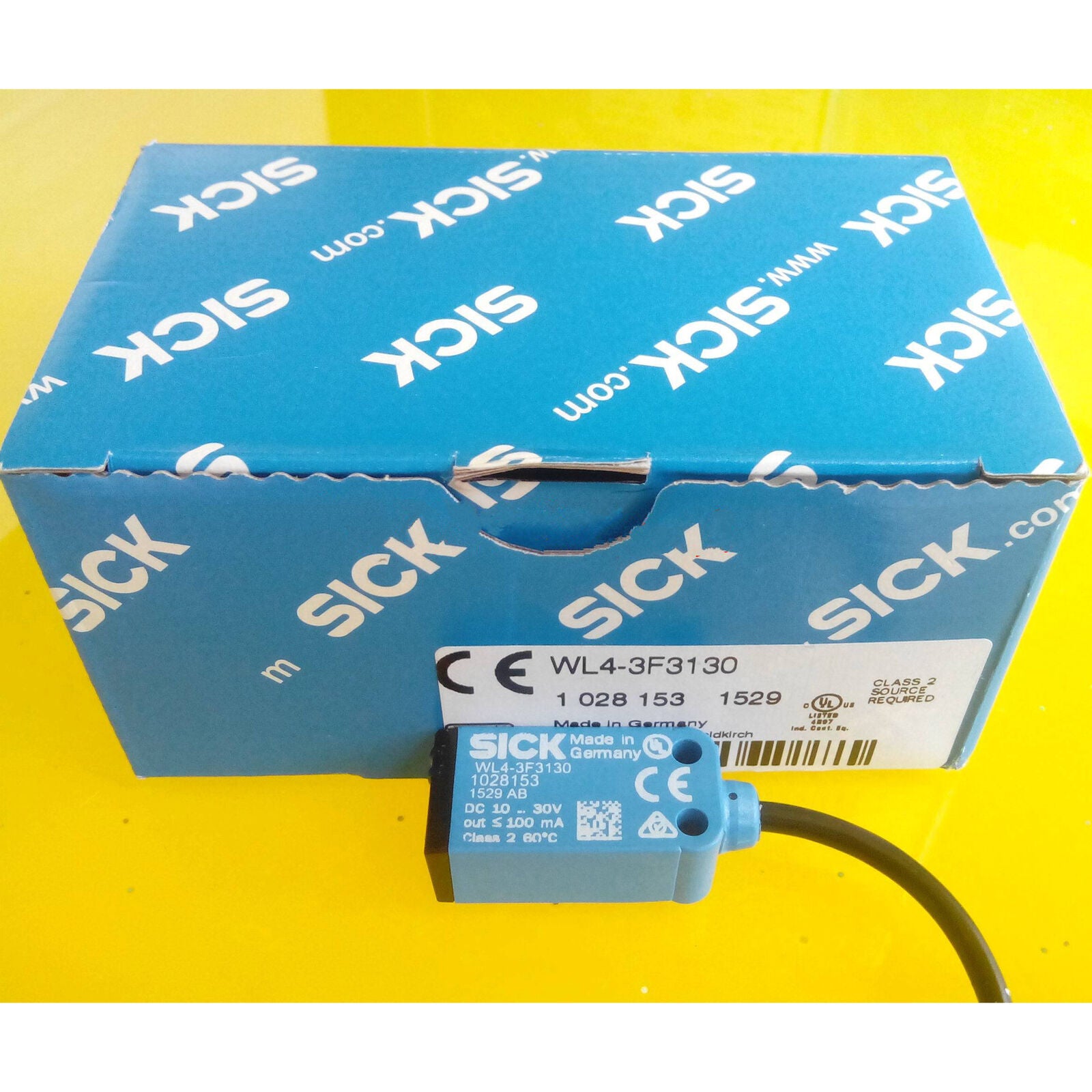 ONE SICK Photoelectric Sensors WL4-3F3130 - SICK