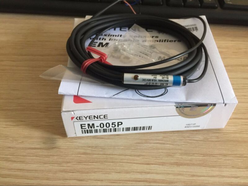 1PC Keyence EM-005P Sensor In Box
