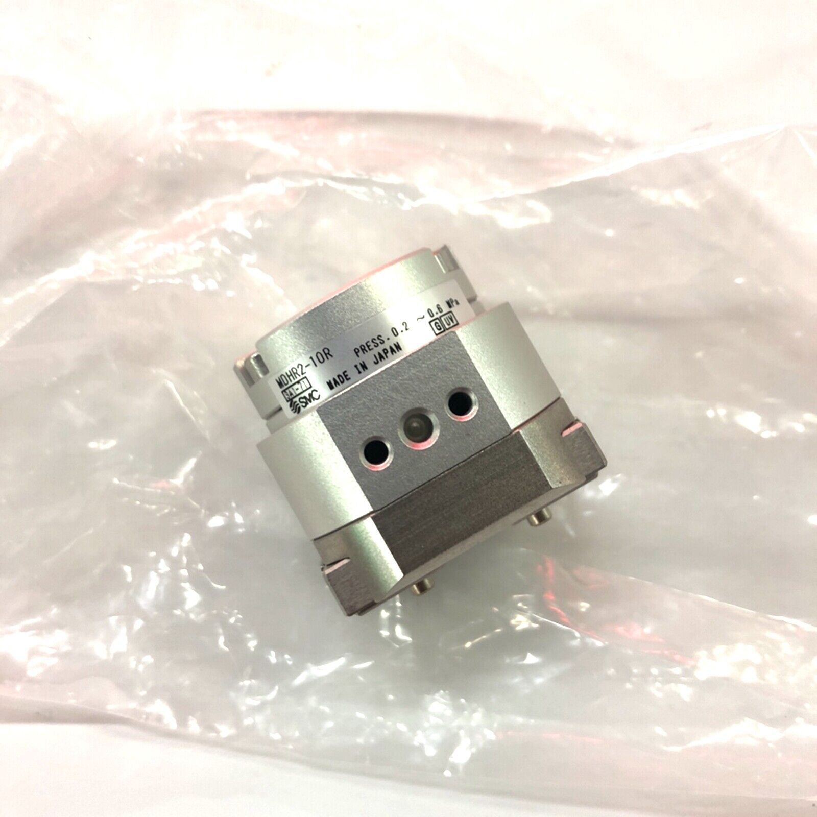 new SMC MDHR2-10R Rotary Actuated Air Gripper - SMC