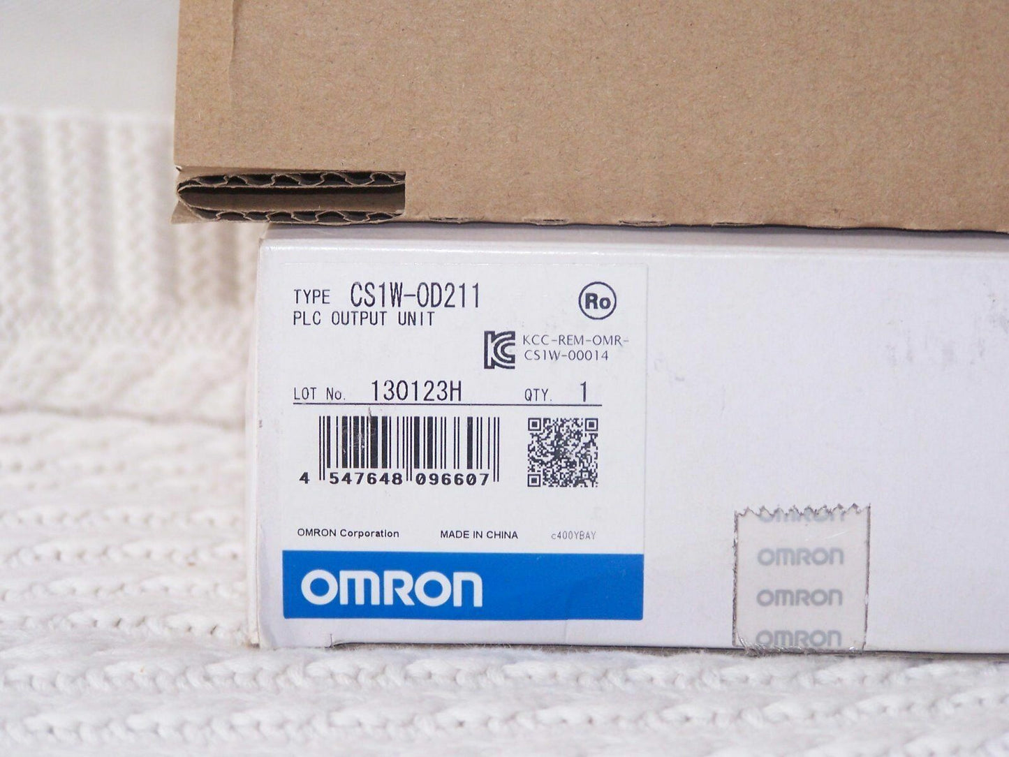 new 1PC OMRON CS1W-OD211 PLC Module CS1WOD211 ping - OMRON