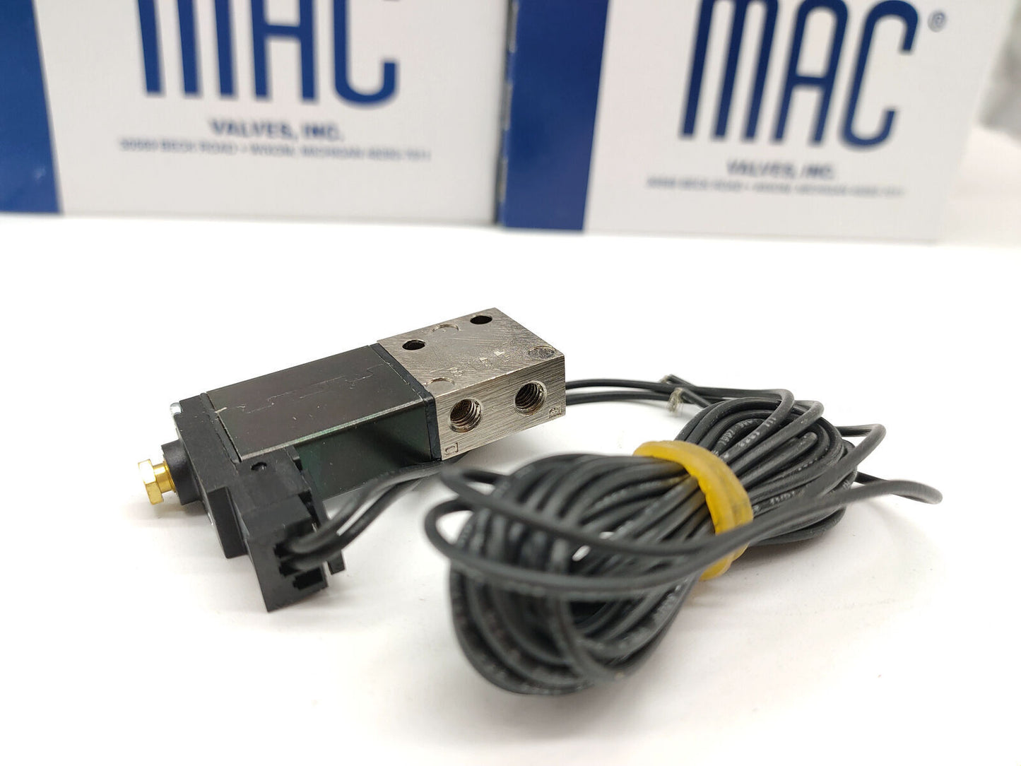 1pc For MAC solenoid valve 34B-AAA-GDFE-1KA M956
