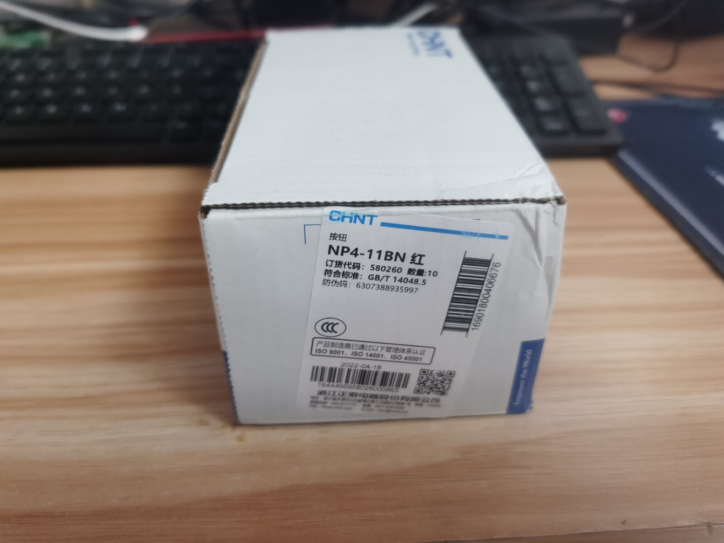 10PCS  Chint NP4-11BN Pushbutton Switches