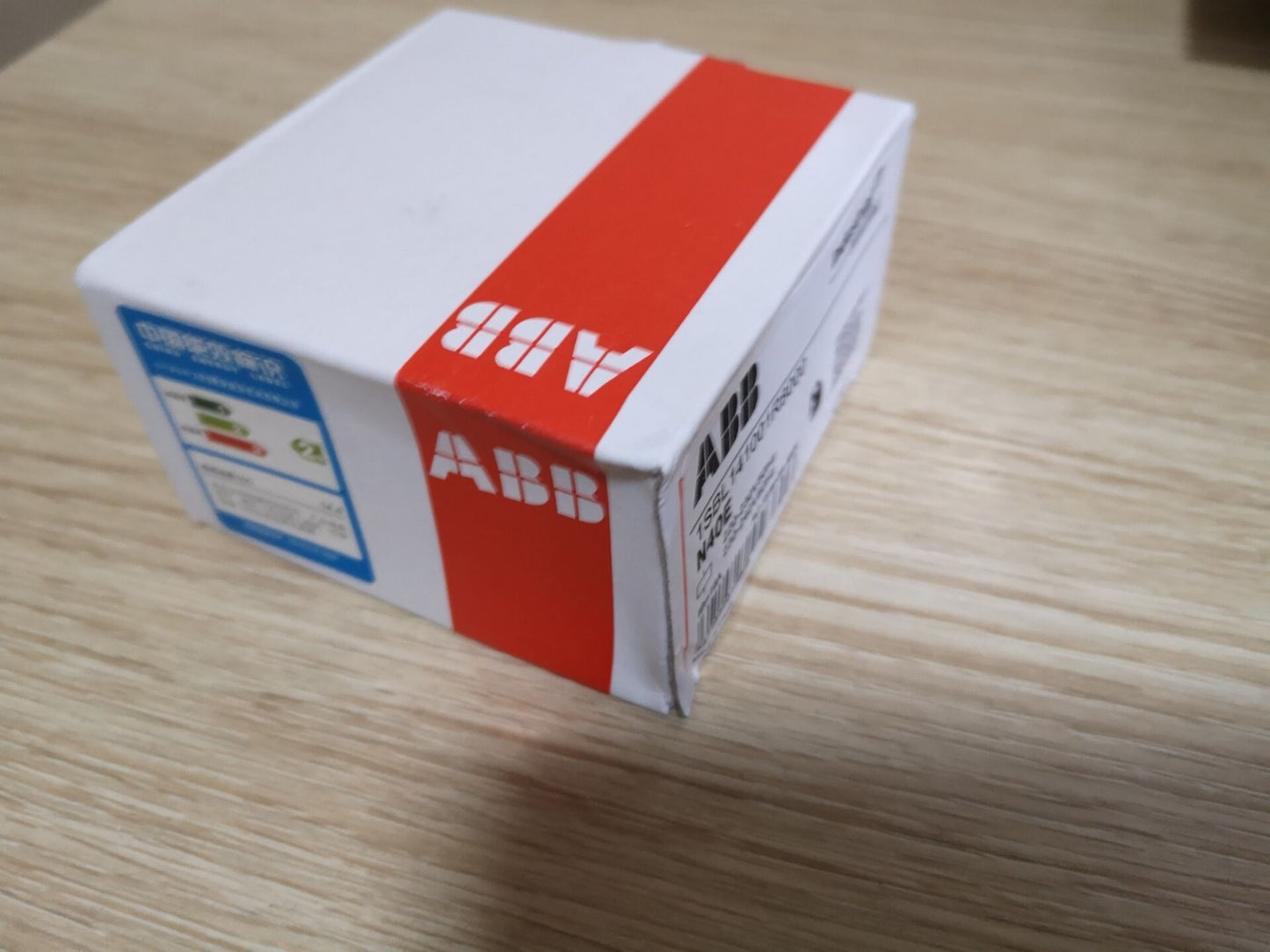 1PCS  ABB N40E Auxiliary Relay In Box 220-230V50Hz 230-240V60Hz