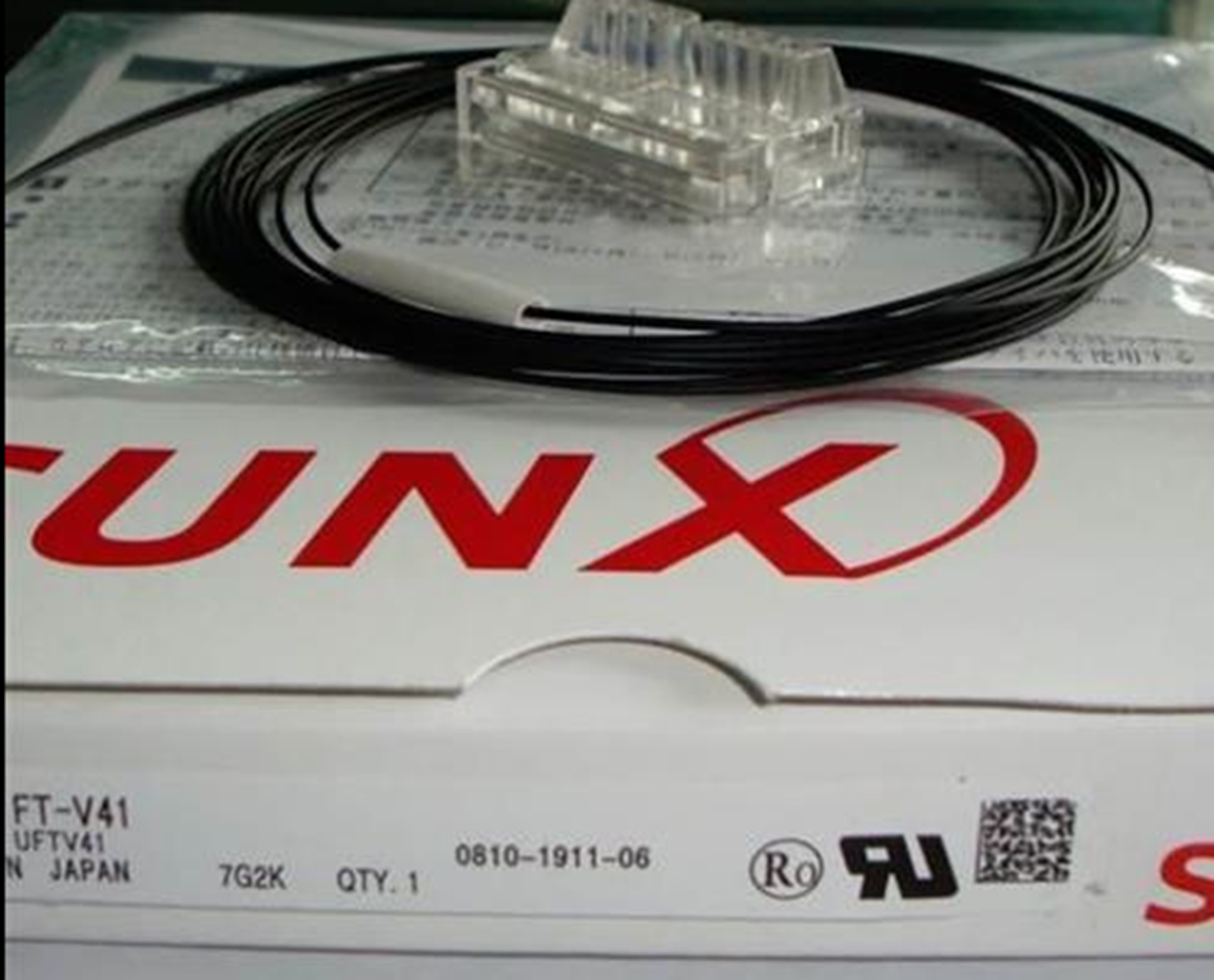 SUNX FT-V41 Fiber Optic Sensor - High-Quality Fiberoptic Sensor for Reliable Performance - SUNX