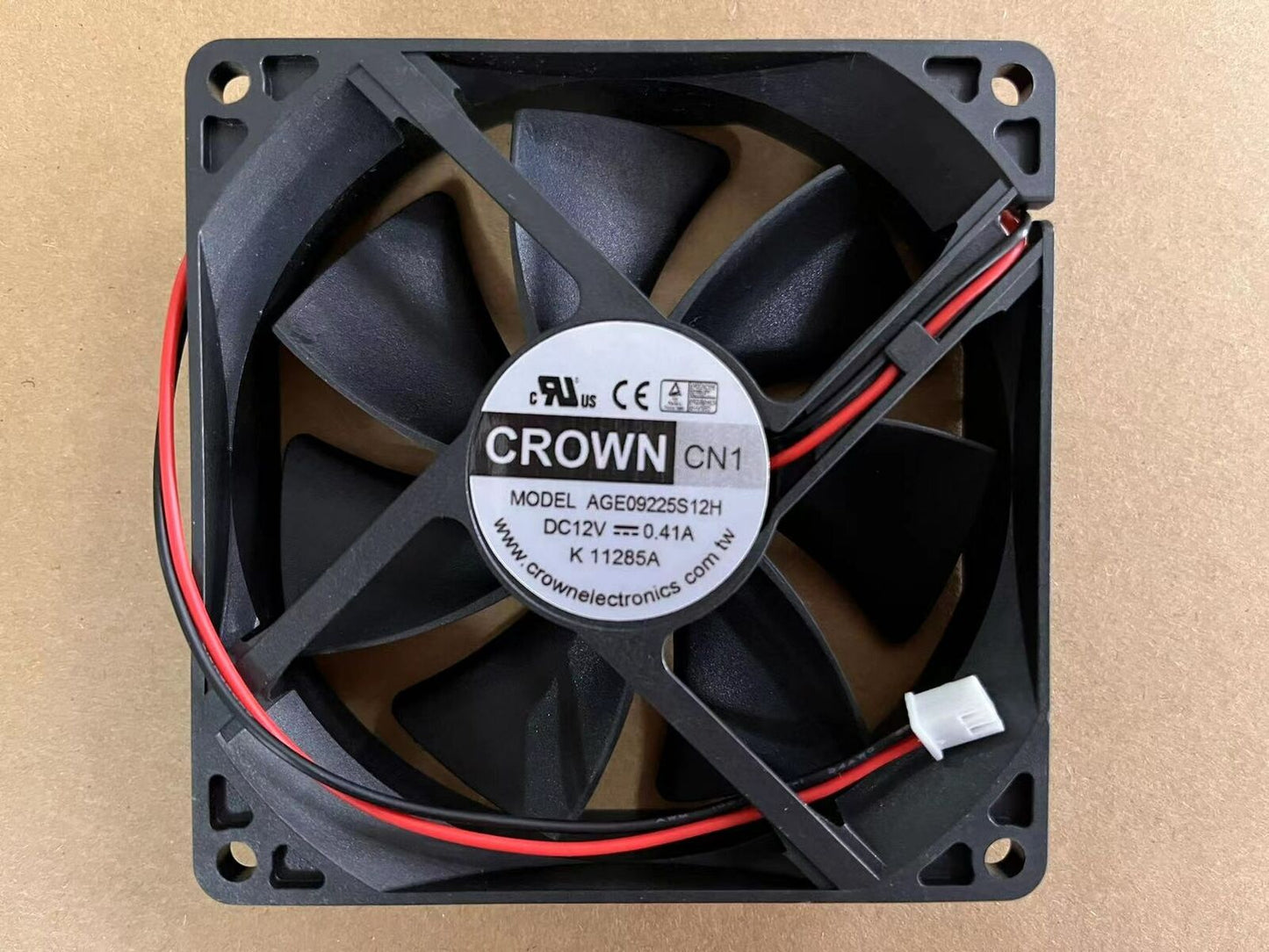 new CROWN 9CM 9225 12V 0.41A  AGE09225S12H Cooling Fan 2 Wires