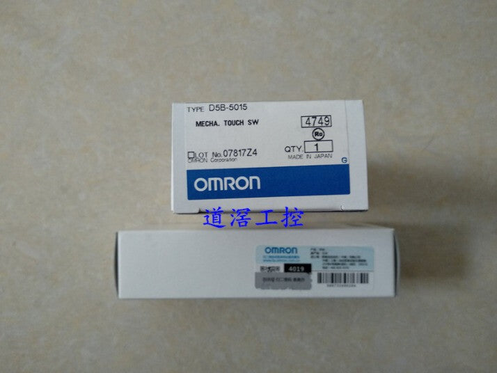 1PCS  Omron D5B-5015 D5B5015 Mecha Touch SW Limit Switch In Box Free Ship