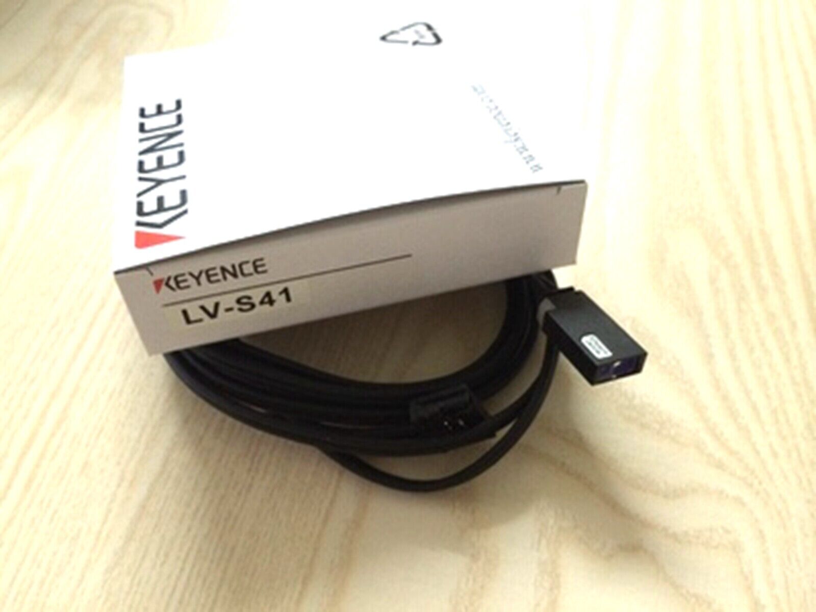 Keyence LV-S41 Laser Sensor Head: High-Precision Measurement Solution - KEYENCE