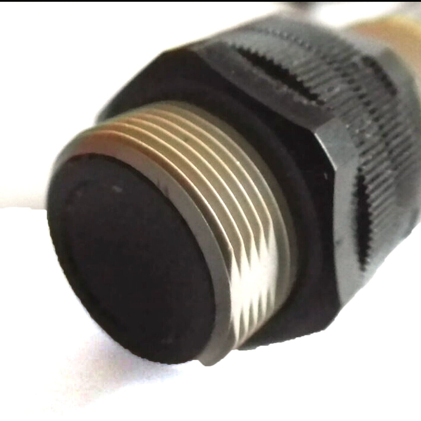 OMRON E3F2-DS30C4 Proximity Sensor - OMRON