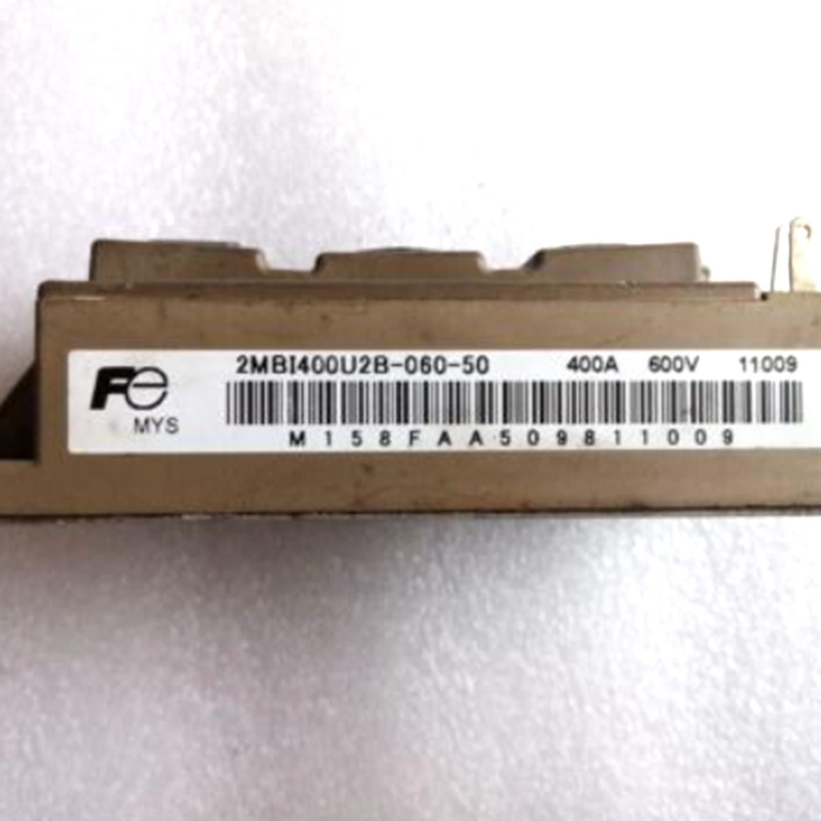 FUJI 2MBI400U2B-060-50 Power Supply Module with 2 MB 400 VA 200 V 50 Hz DC to AC Conversion - FUJI
