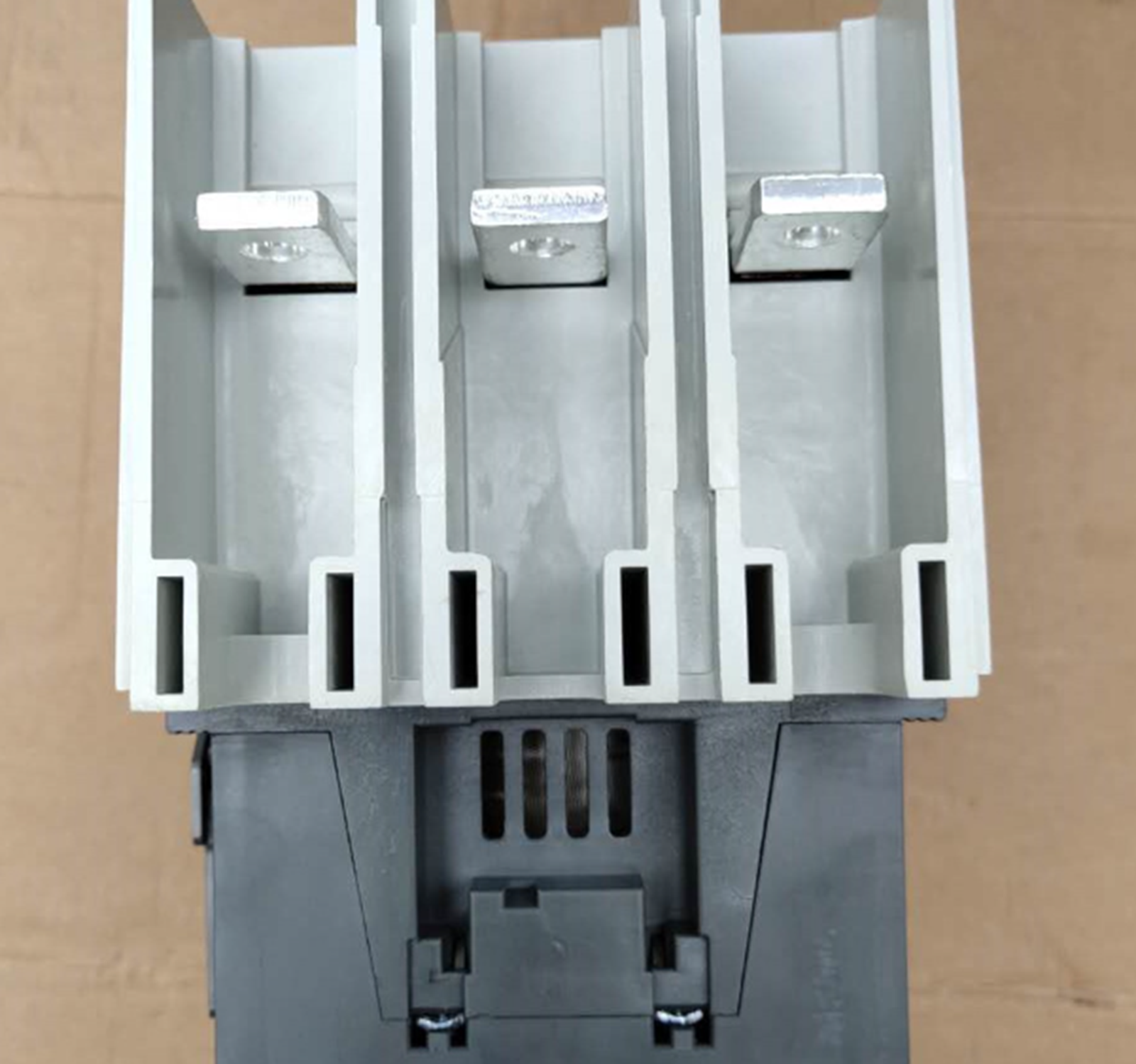 ABB A185-30-11 AC Contactor, 185A 30P 11AC 4P 120V 208V 600V 0.6kW 1kW 1.5kW - ABB