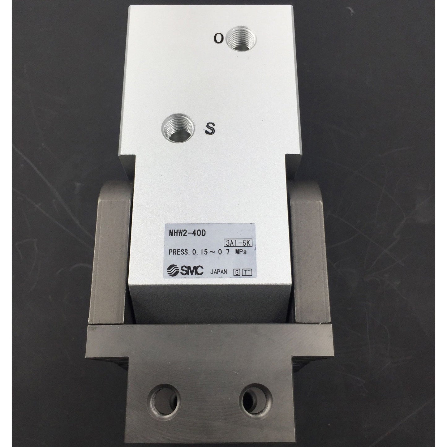one SMC MHW2-40D Finger gripper cylinder Quality assurance