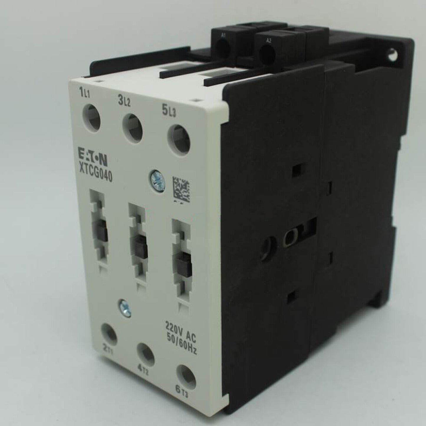 new 1 pcs EATON XTCG040 Contactor XTCG040 fast Ship 220V
