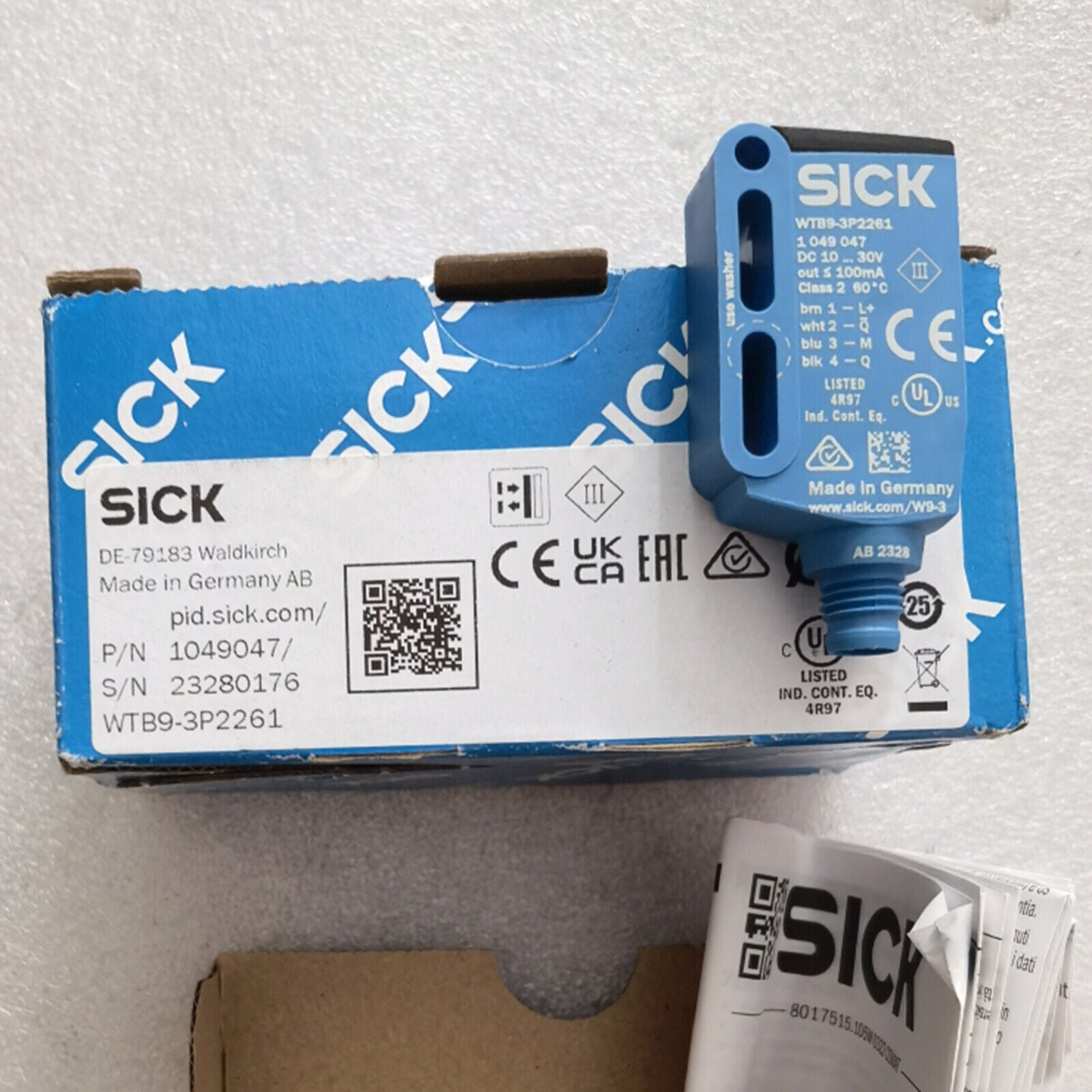 New ONE Photoelectric Sensors WTB9-3P2261 1 Year - ONE SICK