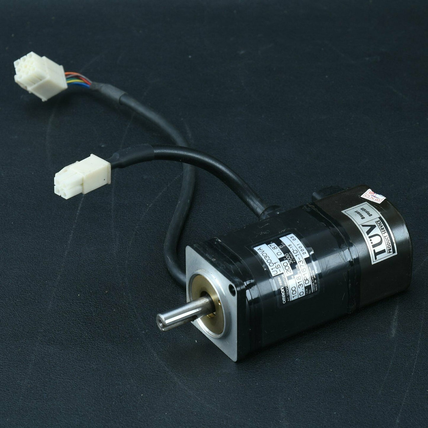 Used Omron Servo Motor R88M-U10030VA-S1 in good condition - OMRON