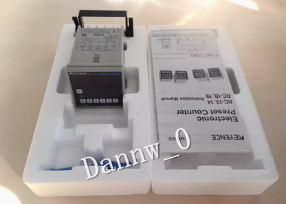KEYENCE RC-14 Display Electronic Preset Counter - KEYENCE
