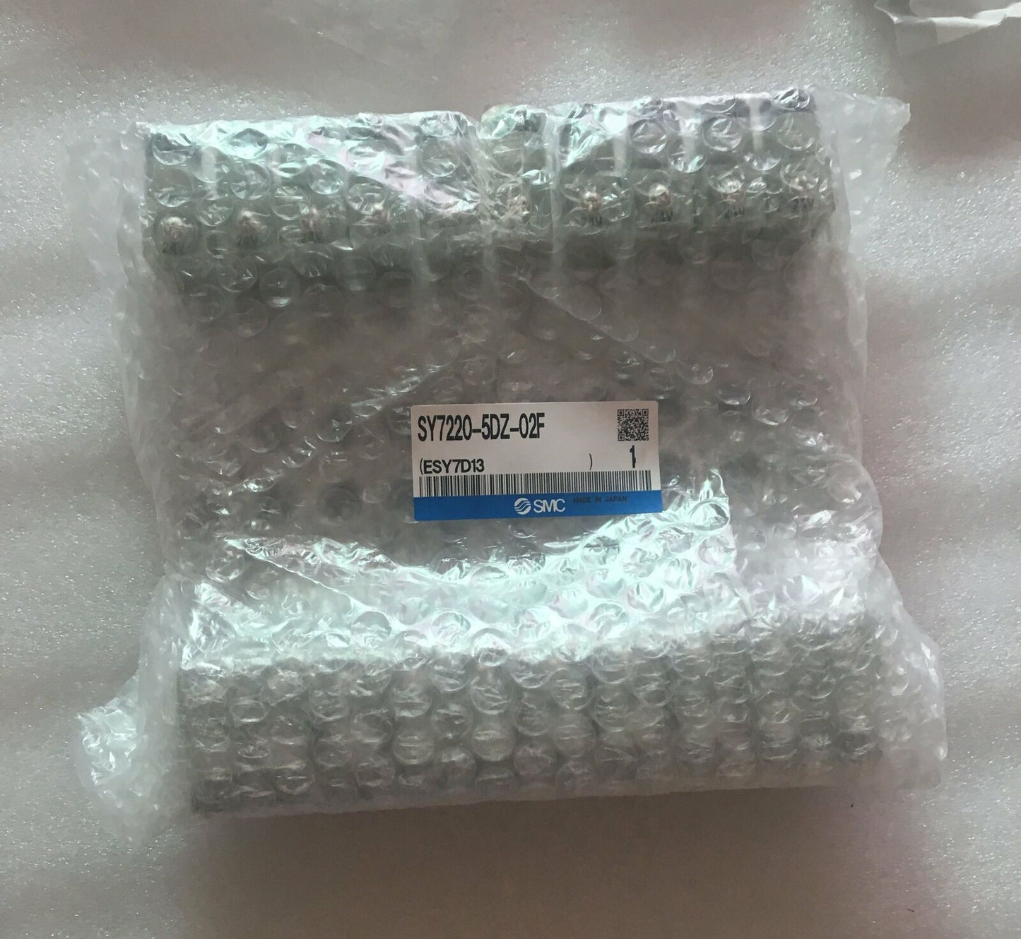 new ONE SY7220-5DZ-02F SMC solenoid valve - SMC