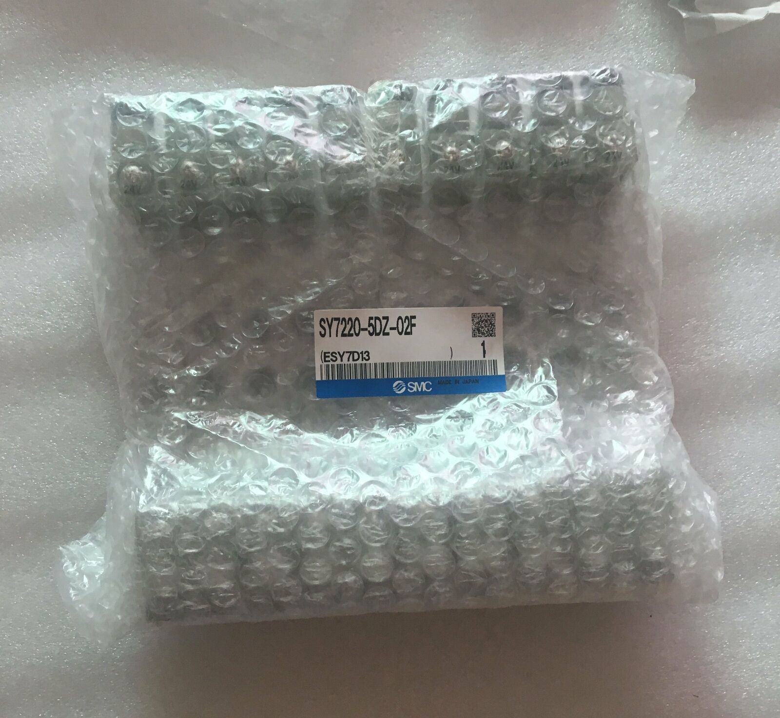 new ONE SY7220-5DZ-02F SMC solenoid valve - SMC