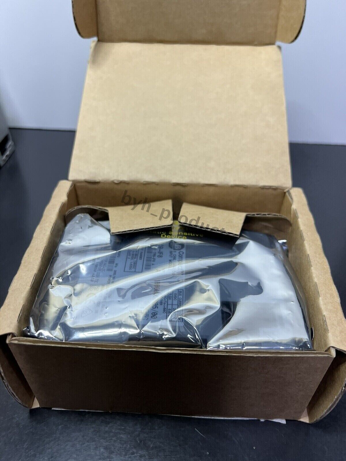 Allen-Bradley CompactLogix 8 Pt 1769-IF8 - ALLEN-BRADLEY