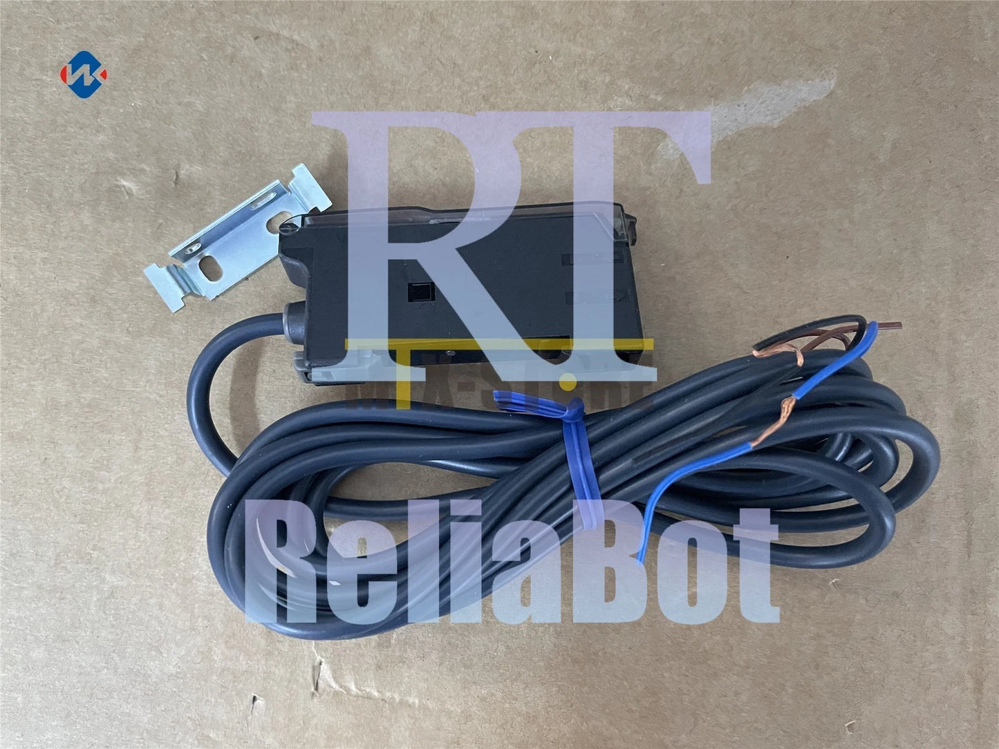 1pcs IN BOX Omron E3X-SD41