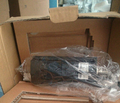 1PC YASKAWA AC SERVO MOTOR SGMAH-02AAA4C