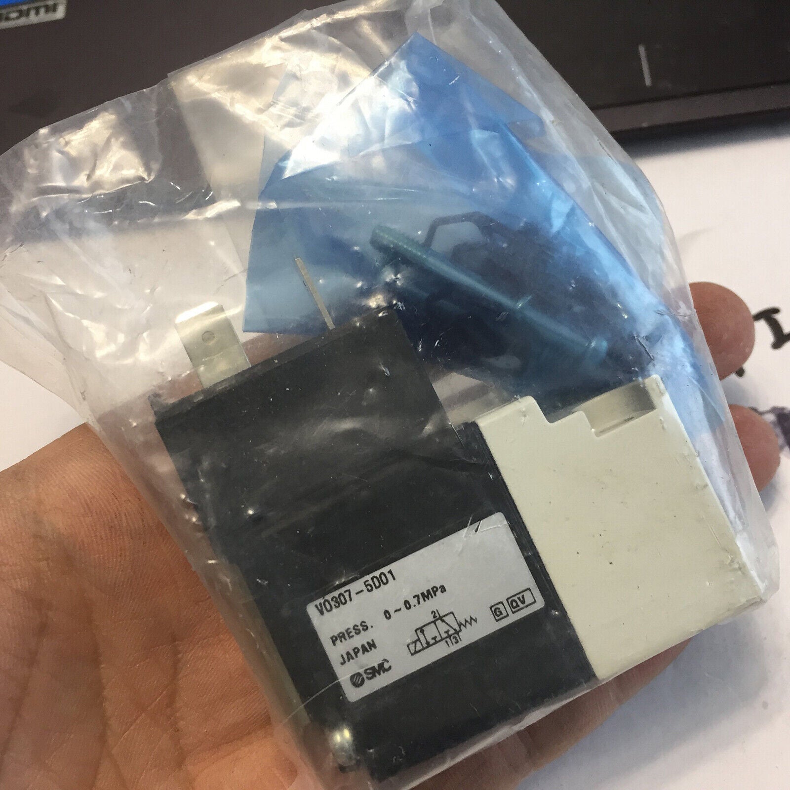 1PC SMC VO307-5D01 Solenoid Valve - SMC