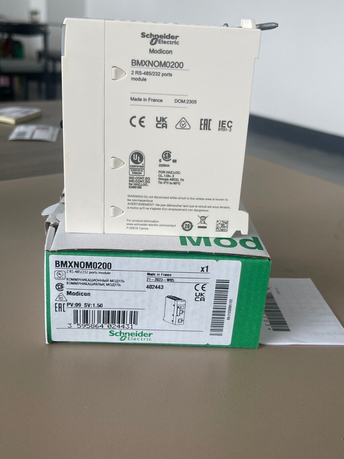 new Schneider BMXN0M0200 Modicon X80 Module