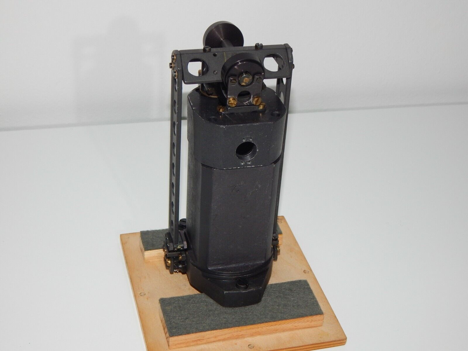 Used Optical Device Stabilizer: Stabilized Optical Device - TECHGUARD SOLUTIONS