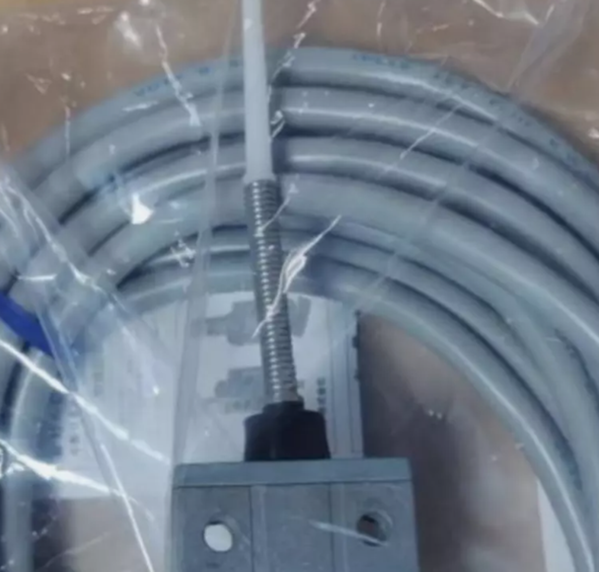 Omron D4C-1350 Smart Temperature Switch - OMRON