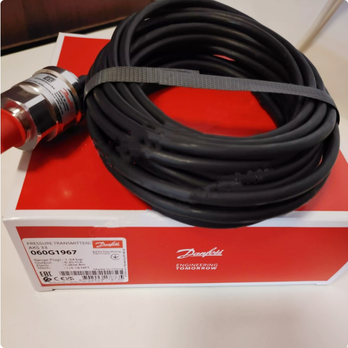 new 1PC Danfoss AKS33 060G1967 pressure transmitter Danfoss