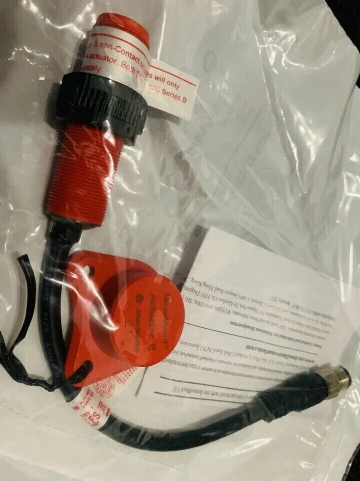 New Allen-Bradley 440N-Z21S26H SensaGuard 18mm Switch - ALLEN-BRADLEY