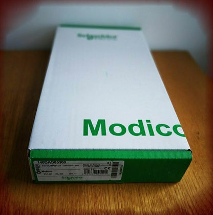 new Schneider 140DAO85300 PLC module in box - SCHNEIDER
