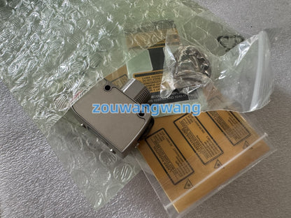 new  IN BOX Keyence LR-ZH490CB Sensor