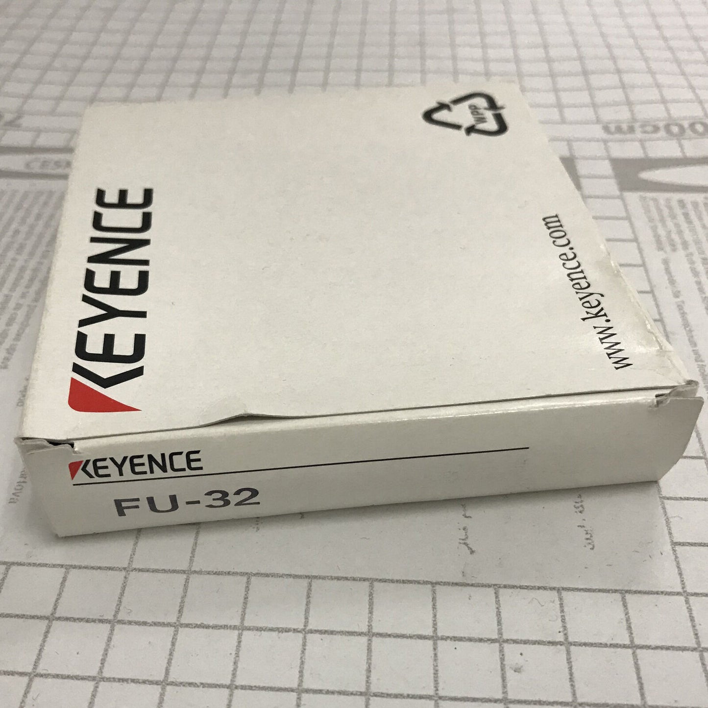 1PC KEYENCE Digital Fiber Optic Sensor FU-32 Box - KEYENCE