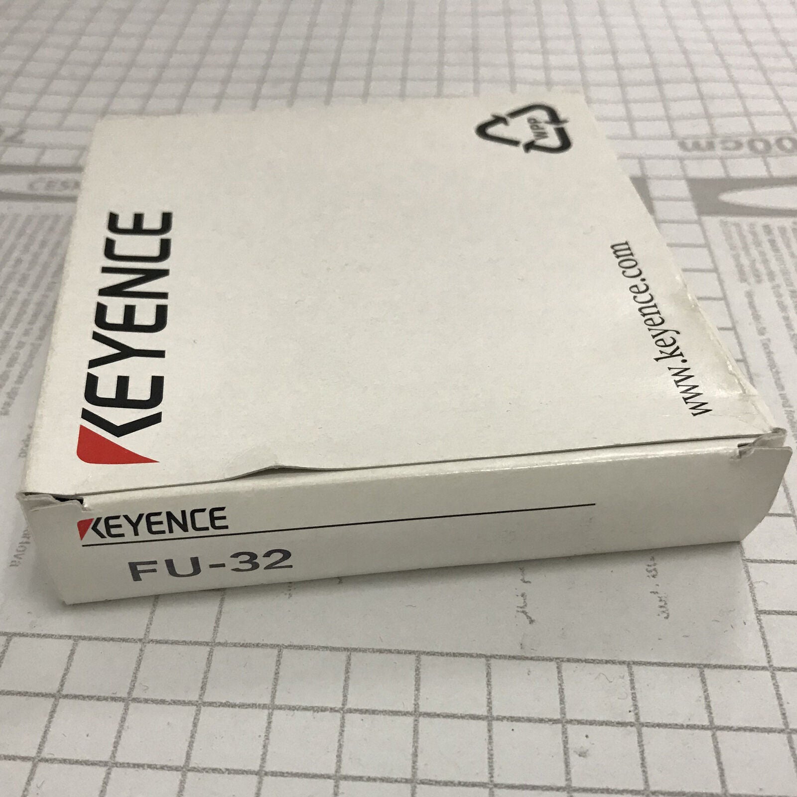 1PC KEYENCE Digital Fiber Optic Sensor FU-32 Box - KEYENCE