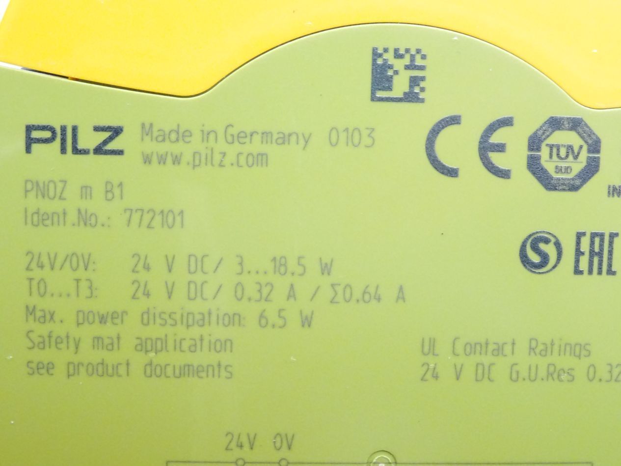 1PC Pilz safety relay 772101 Brand New