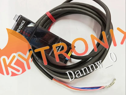 KEYENCE CZ-V21A Color Sensor