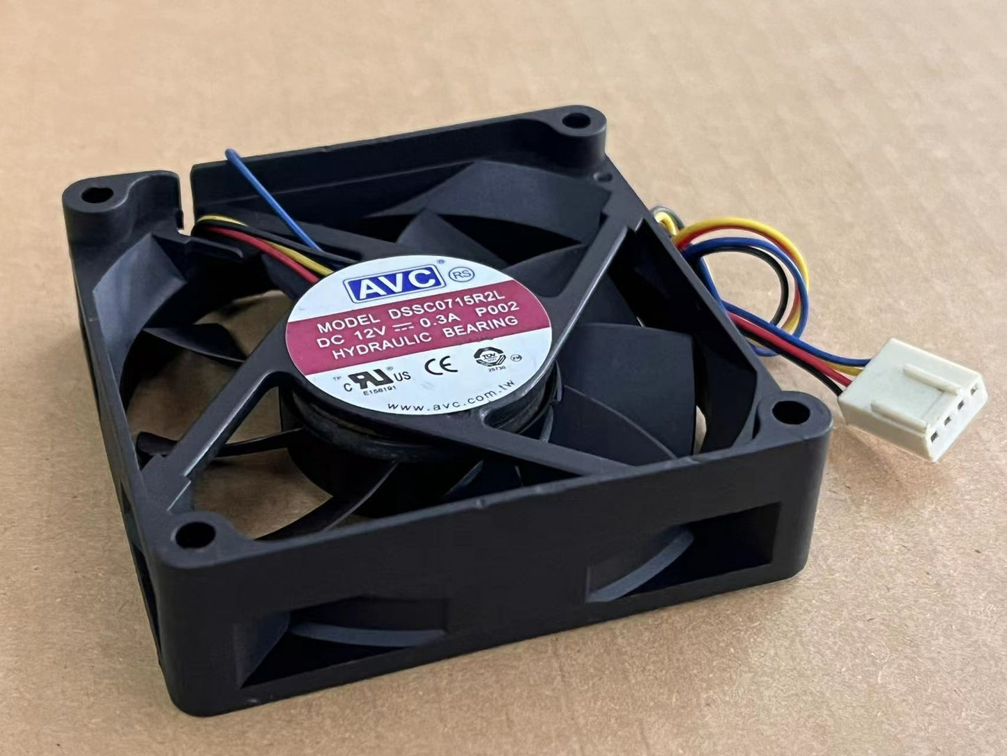new AVC DSSC0715R2L 12V 0.3A 7020 7cm 4-wire PWM intelligent temperature control CPU