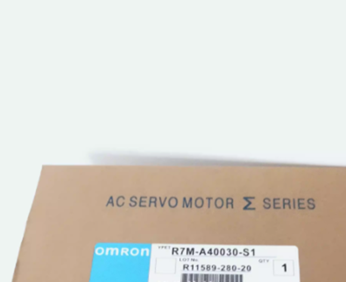 OMRON R7M-A40030-BS1 Servo Motor - OMRON