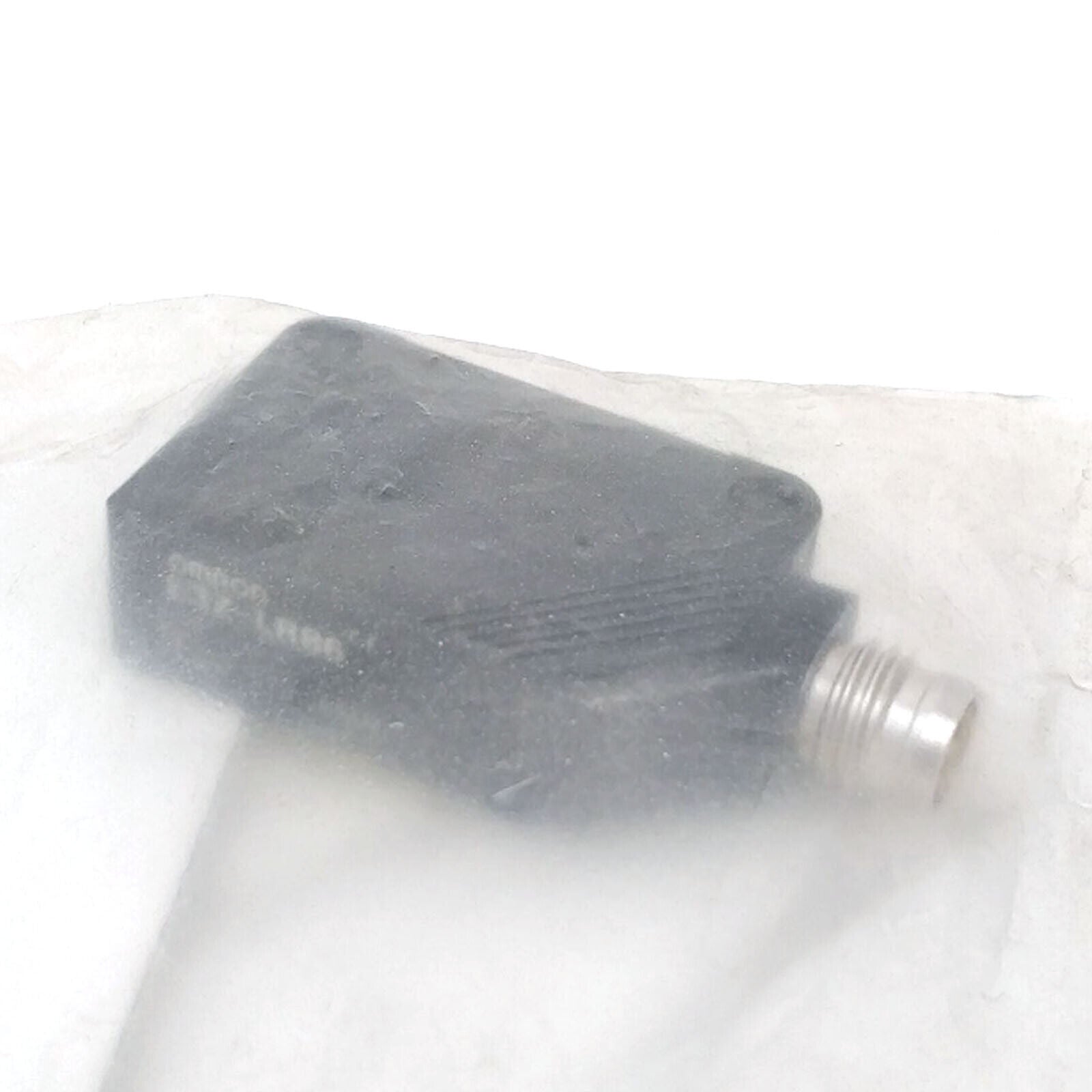 OMRON Photoelectric Sensor E3Z-LR86 – New in Box – 1 Piece - OMRION