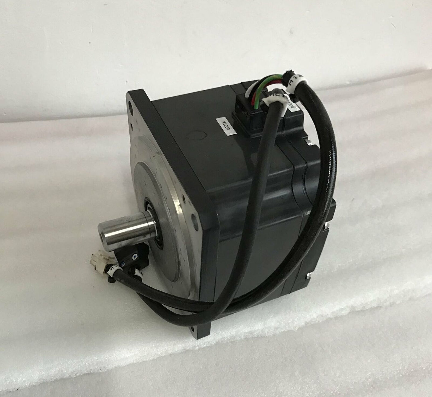 Mitsubishi ONE HC-UFS73 SERVO MOTOR - TESTED - MITSUBISHI