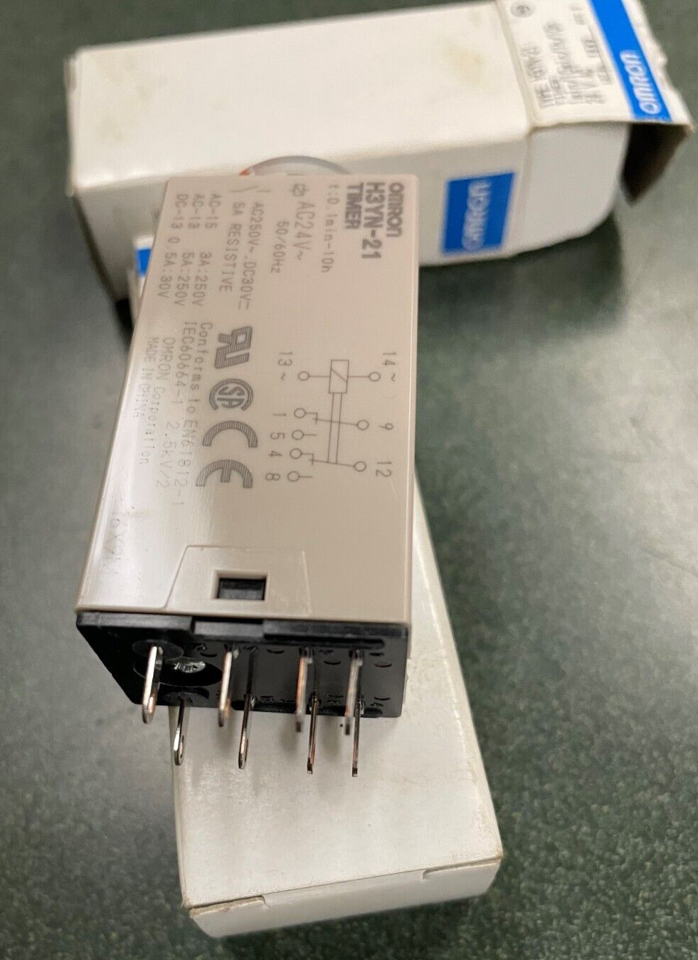 new Omron H3YN-21 Timer ( in Box) - OMRON