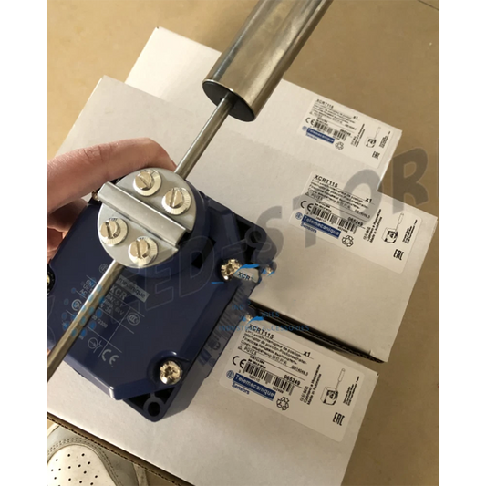 1PCS Telemecanique XCRT115 Limit Switch