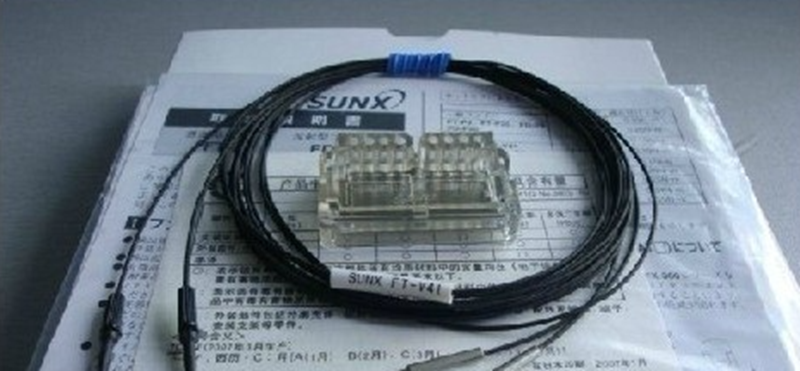 SUNX FT-V41 Fiber Optic Sensor - High-Quality Fiberoptic Sensor for Reliable Performance - SUNX