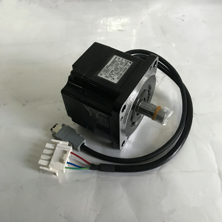 1PC YASKAWA AC SERVO MOTOR SGMPH-02A1A21