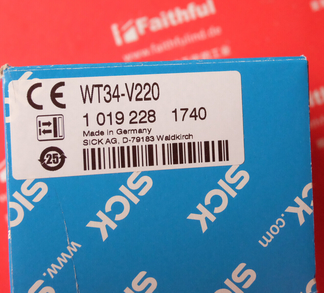 Photoelectric switch WT34-V220 ONE YEAR - SICK