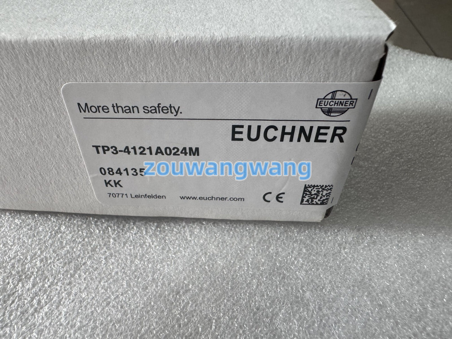 new 1pcs EUCHNER safety switches TP3-4121A024M