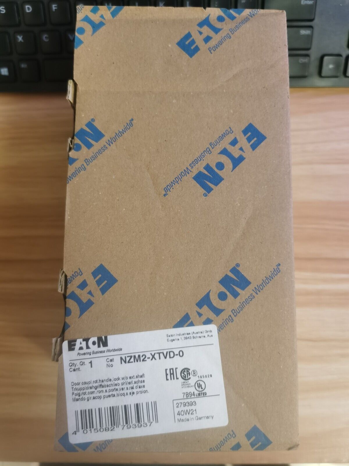 new 1PCS  Eaton Moeller  NZM2-XTVD-0 NZM2XTVD0 Rotary Handle In Box