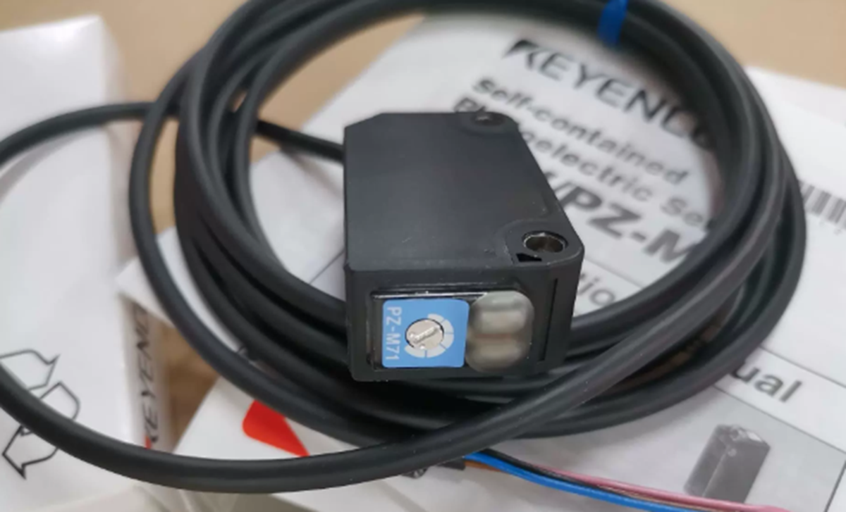 Keyence PZ-M71 Photoelectric Sensor - KEYENCE