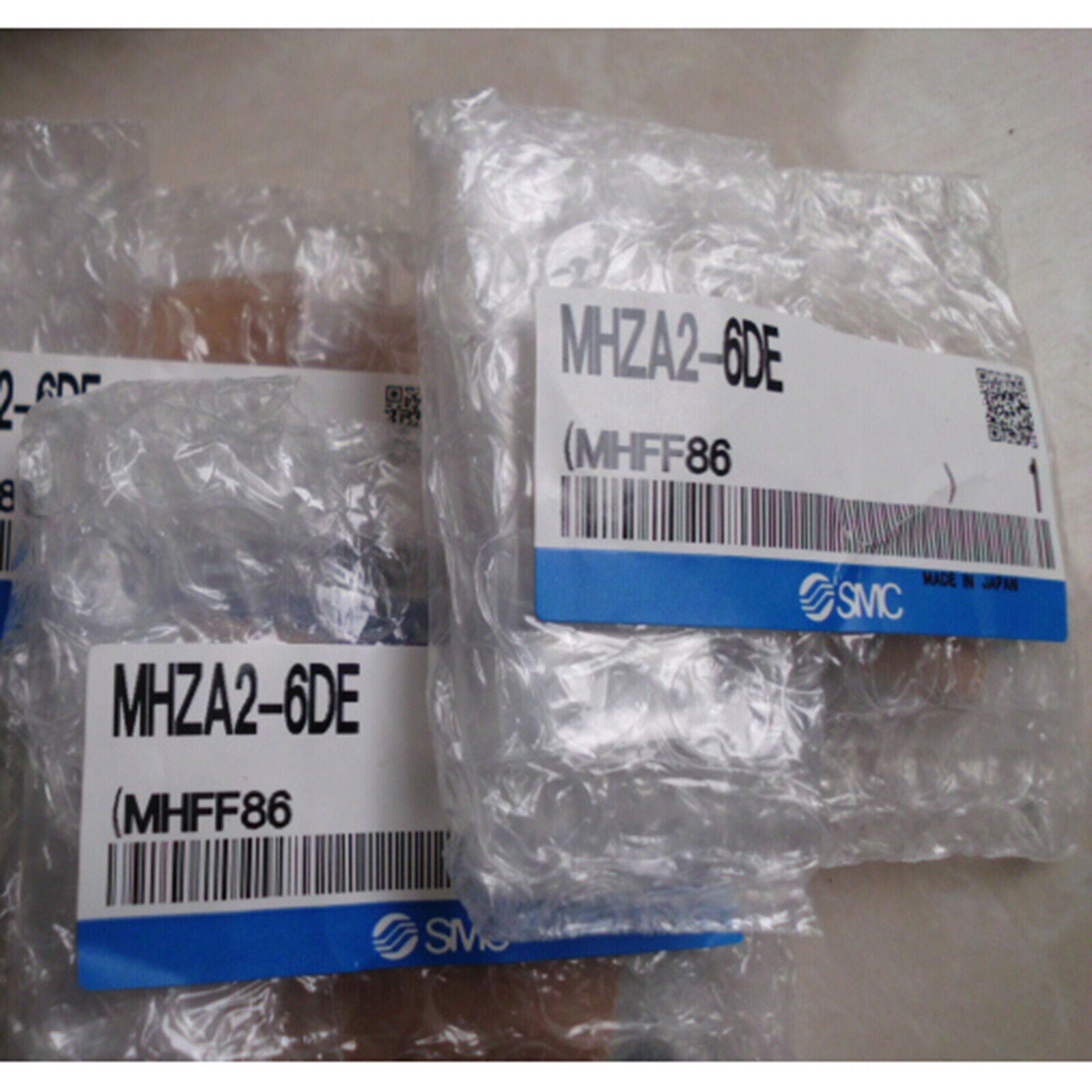 ONE SMC Pneumatic Finger Cylinder MHZA2-6DE - SMC